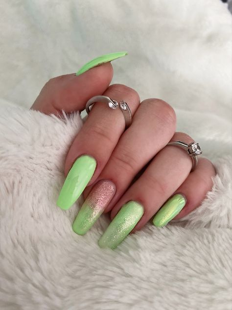 Green Apple🍏 #nails #green #nailart Apple Green Nails, Green Apple Nails, Apple Nails, Nails Green, Apple Green, Green Apple, Green Nails, Nail Art, Nails