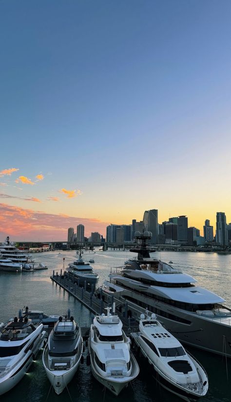 Yacht Miami, Luxury Life Aesthetic, Miami Pictures, Miami Lifestyle, Miami Vibes, Miami Vacation, Miami Club, Miami City, Miami Travel