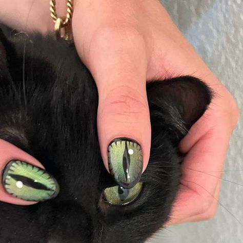 Nicole Nailed Me 🎈Austin Nail Artist on Instagram: "Do you even love your cat if you never get their eyes on your nails?!  More pet eyeballs please 🙏🏼💘  Photo courtesy of @looksbylarapk & Ryan 🐈�‍⬛ #dreamteam   No gatos were hurt in the creation of this post ✨" Eye On Nails, Really Cool Nails, At Eye Nails, Halloween Nails Eyes, Eye Halloween Nails, Snake Eye Nails, Dog Acrylic Nails, Creepy Nails Design, Eyes Nails