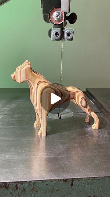 Band Saw Projects Ideas, Scrap Wood Ideas, Wood Toys Diy, Plywood Art, Bandsaw Projects, Tre Kunst, Carved Wooden Animals, Plywood Projects, Bandsaw Box