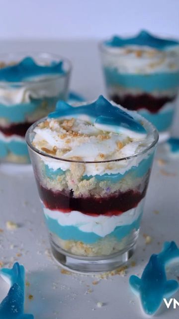 Taylor | Treats by Tay on Instagram: "Super easy to make these shark sweets your littles will love!" Ocean Themed Desserts, Beach Theme Desserts, Lake Theme, Baby Shower Treats, Themed Desserts, Dessert Cups, Sweet Stuff, Trifle, Beach Themes