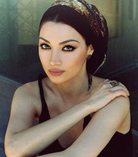 Lynx, Claudia Lynx, Persian Makeup, Persian Women, Persian Girls, Iranian Girl, Exotic Women, Brunette Beauty, Head Scarf