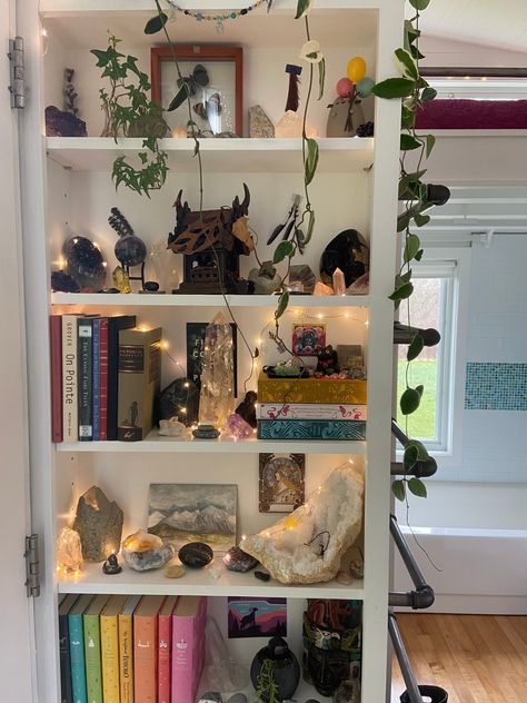 Crystals Aesthetic Home, Living Room Crystal Decor, Bookshelf With Crystals, Crystals In Bedroom Aesthetic, Spiritual Shelf Decor, Crystal Display Bookcase, Shelf With Crystals, Living Room With Crystals, Crystals As Decor