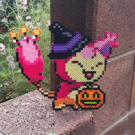 Skitty is ready for Halloween! Skitty Pokemon Perler, Halloween Pokemon Perler Bead Patterns, Halloween Pokemon Perler, Halloween Hama Beads, Pokemon Perler Bead Patterns, Halloween Pokemon, Halloween Perler, Hama Beads Pokemon, Pokémon Perler