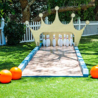 How-to - DIY Backyard Bowling | Home & Family Backyard Bowling, Outdoor Bowling, Diy Bowling, Backyard Carnival, Diy Kids Playground, Diy Yard Games, Kids Backyard Playground, Graduation Party Games, Carnival Themed Party