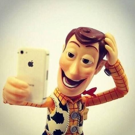 23 Completely Hilarious Photos of Disney Characters Caught Taking Selfies - M Magazine Good Truth Or Dares, Fun Dares, Truth Or Dare Questions, Dare Questions, Best Whatsapp Dp, Funny Selfies, Take A Selfie, Taking Selfies, Selfie Time