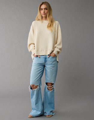 I'm sharing the love with you! Check out the cool stuff I just found at AEO: https://www.ae.com/us/en/p/1457_2308_241 Big Sweater And Jeans, Everyday Mom Outfits, Crew Neck Sweatshirt Outfit, Soft Sweaters, White Jeans Men, Plain Sweatshirt, Athletic Fit Jeans, Sweatshirts For Women, Big Hug