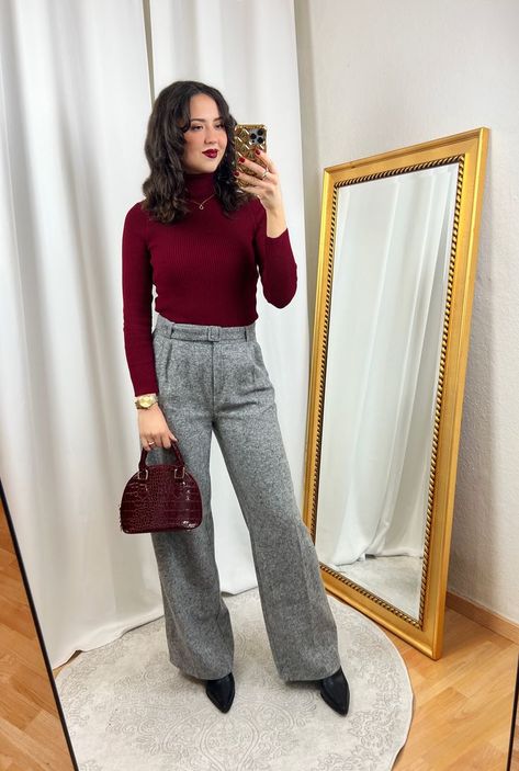 Dark Red Turtleneck Outfit with Gray Wide Pants Dark Red Turtleneck, Grey Trousers Outfit Women, Red Turtleneck Outfit, Grey Dress Pants Outfit, Burgundy Sweater Outfit, Burgundy Pants Outfit, Spring Fashion Outfits Casual, Casual Fashion Outfits, Red Outfits For Women