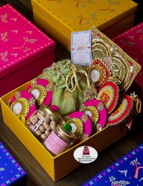 Unboxing Festive Joy: Diwali Gift Hampers for Every Budget Navratri Gift Hampers, Diwali Gift Ideas Hampers Diy, Diwali Hampers Baskets, Diwali Gifting Ideas, Diwali Mithai Box Ideas, Hampers Box Ideas, Diwali Gift Box Ideas, Diwali Hamper Packing Ideas, Diwali Hampers Ideas