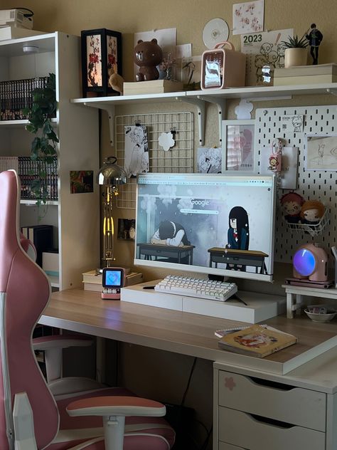 Monitor Set Up Aesthetic, Anime Room Setup, White Monitor Setup, Anime Room Makeover, Japanese Desk Setup, Japanese Gaming Room, Minimalist Anime Room, Room Inspiration Anime, Ghibli Bedroom Aesthetic