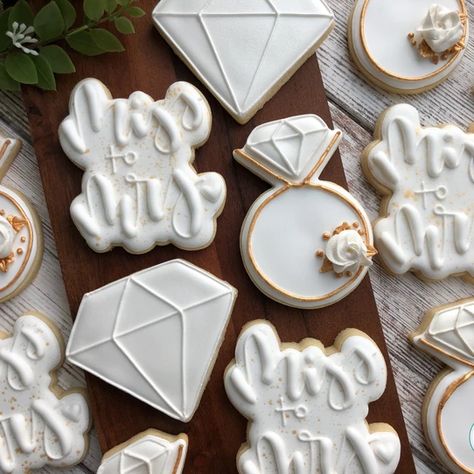 Disco Bridal Shower Cookies, On Cloud 9 Cookies Bridal, White Bridal Shower Cookies, Bachelorette Cookies Decorated, Bachelorette Cookie Ideas, Bachelorette Sleepover Party, Bachelorette Sugar Cookies, Bridal Shower Cookies Decorated, Newport Bachelorette