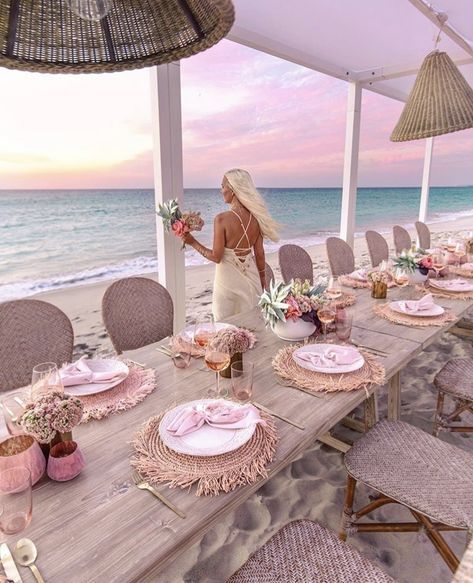 Pink Wedding Theme Beach, Egypt Wedding, Pink Beach Wedding, Wedding Area, Beach Wedding Pink, Sunset Beach Weddings, Luxury Picnic, Dream Beach Wedding, Light Pink Wedding