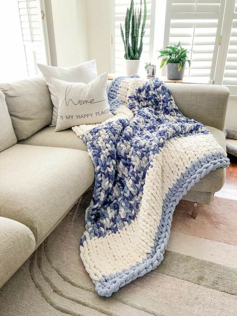 Chunky Knit Blanket With Loop Yarn, Puffy Blanket Pattern, Chunky Blanket Diy, Chunky Blanket Pattern, Chunky Knit Blanket Pattern, Chunky Yarn Blanket, Diy Knit Blanket, Hand Knitting Diy, Knitting Diy