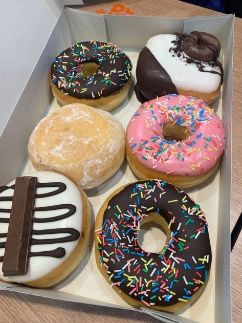 Glazed Sour Cream Donuts, Lemon Glazed Donuts, Strawberry Filled Donuts, Chocolate Glazed Donuts, Gluten Free Donuts, Homemade Donuts, Delicacy Food, Delicious Donuts, Yummy Comfort Food