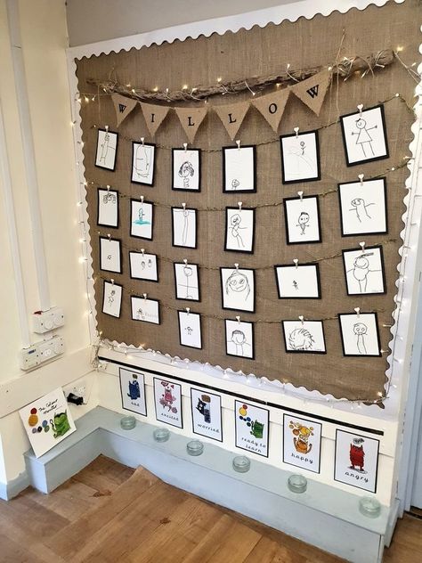 Reggio Inspired All About Me, Reggio Classroom Bulletin Boards, Nature Classroom Display, Natural Eyfs Classroom Displays, Natural Year 1 Classroom, Regio Inspired Classrooms, Reggio Art Display, Natural Classroom Decor Reggio Inspired, Reggio Emilia Classroom Decor