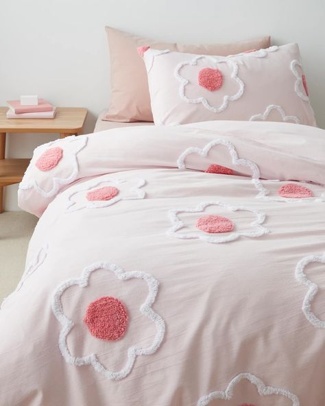 Indi Floral Tufted Quilt Cover Set | Target Australia Tufted Quilt, Girls Twin Bed, Girl Comforters, Flower Duvet Cover, Pink Duvet, Toddler Girl Room, Kids Bedtime, Floral Bedding, Pink Pillows