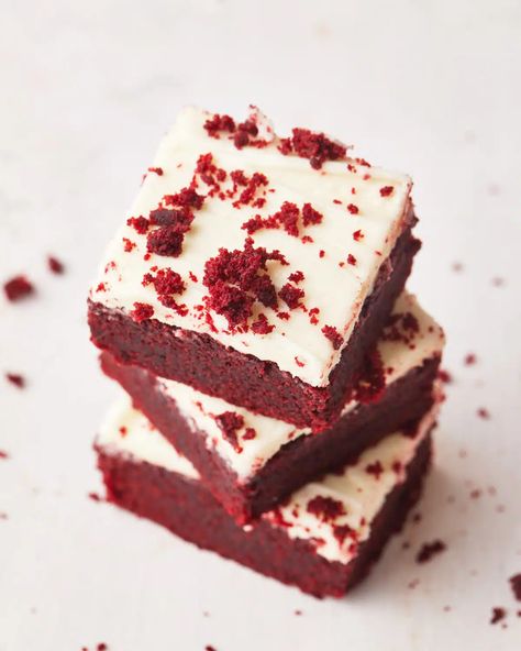 These red velvet brownies are the perfect combination of red velvet cake and gooey brownies. They are fudgy and chewy and have that gorgeous red velvet color. The cream cheese frosting on top really finishes them off, making them the perfect dessert for valentines day, christmas or even just as an anytime treat. Easy to make and a super pretty twist on homemade brownies. #redvelvet #redvelvetrecipes #redvelvetbrownies #brownies #bakingideas #valentiensdesserts #christmasdesserts #reddesserts Brownies With Cream Cheese Frosting, Red Velvet Brownies Recipe, Red Velvet Color, Brownies With Cream Cheese, Red Velvet Cheesecake Brownies, Velvet Brownies, Red Desserts, Red Velvet Brownies, Cheese Brownies