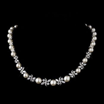 Reception Jwellery, Pearl Diamond Necklace, Antique Gold Earrings, Bridal Necklace Designs, American Diamond Jewellery, Diamond Pendants Designs, Pearl Vintage, Antique Jewellery Designs, Pearl Necklace Designs