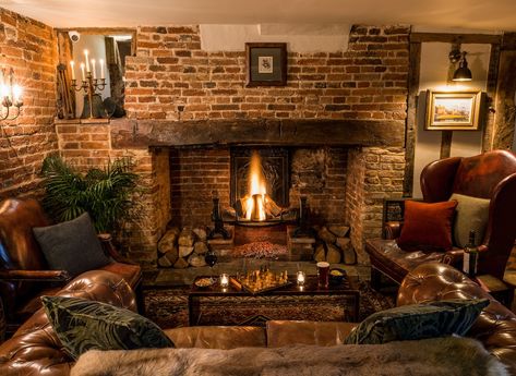 English Pub Interior, Pub Interior Design, Uk Pub, Pub Interior, English Pub, Pub Design, Home Pub, British Pub, Country Hotel