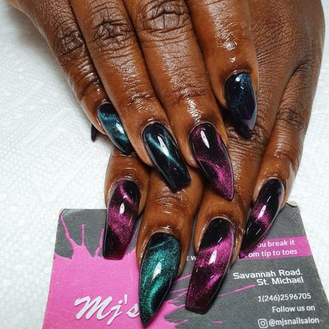 Multicolor Cat Eye Nails, Cat Eye Nails Design Fall, Dark Cateye Nails, Tiger Eye Nails Design, Teal Cat Eye Nails, Car Eye Nails, Tigers Eye Nails, Cats Eye Nails Design, Cats Eye Nails Design Ideas