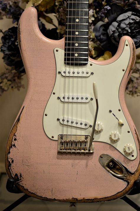 Fender Relic, Guitar Fender, Pink Guitar, Fender Strat, Electric Guitar Design, Fender Vintage, Fender Electric Guitar, Stratocaster Guitar, Guitar Finishing