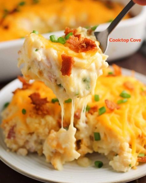 I took this dish to a potluck, and everyone kept going on and on about how good it tasted Shredded Hashbrowns, Zucchini Fritters, Yummy Chicken Recipes, Crumbled Bacon, Easy Casserole Recipes, Chicken Recipes Casserole, Potato Casserole, Chicken Dishes Recipes, Easy Casserole