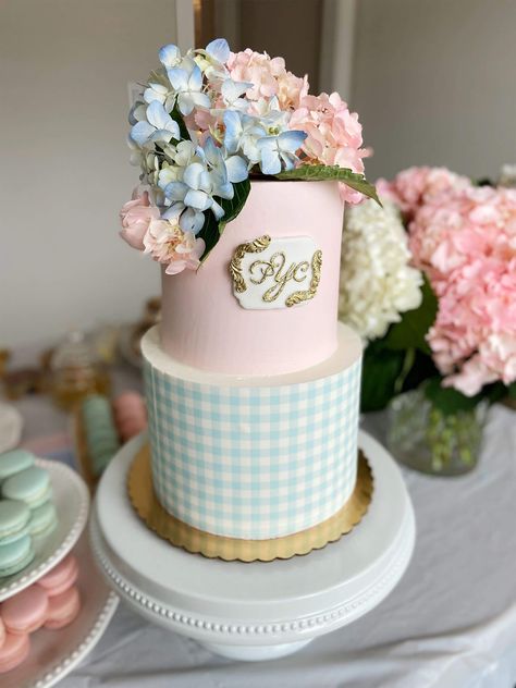 Sweet Southern Soirée: Planning a First Birthday Party - Just Peachy Southern Birthday Cake, Grandmillenial Birthday Party, Pink Gingham Cake, Grand Millennial First Birthday, Southern Birthday Party Ideas, Grandmillenial First Birthday, Classy First Birthday, Southern Birthday Party, Belle Birthday Party Cake