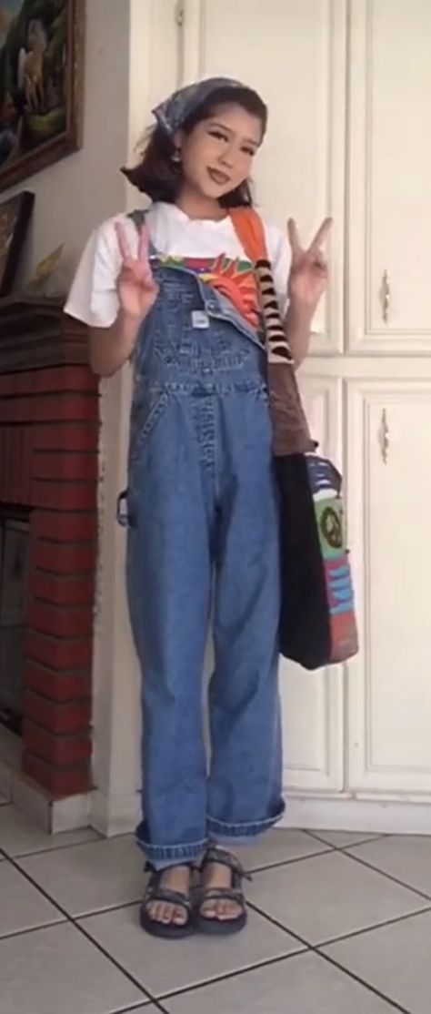 2000s Overalls Outfit, Fashion Overalls, Overalls Outfit, 2000s Outfits, 2000s Fashion Outfits, 2000s Fashion, Dream Wardrobe, Passion For Fashion, Pretty Outfits