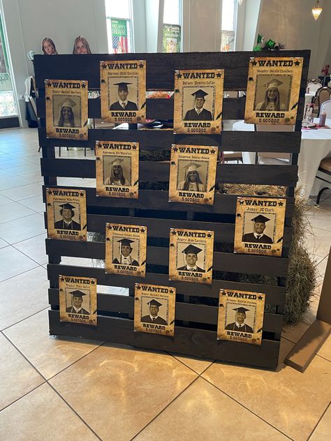 Most Wanted Party Theme, Men Themed Birthday Party, Peaky Blinders Party Decorations Ideas, Pesky Blinders Party, Narco Party Theme, Mafia Themed Birthday Party, Country Grad Party, Peaky Blinders Party Theme, Mafia Theme Party Decoration