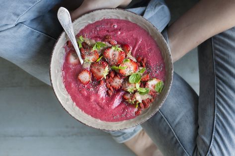 Spring Smoothie, Strawberry Mango Salsa, Vanilla Chia Seed Pudding, Blue Zones Diet, Blue Zones Recipes, Longevity Recipes, Strawberry Smoothie Bowl, Apricot Smoothie, Zone Recipes