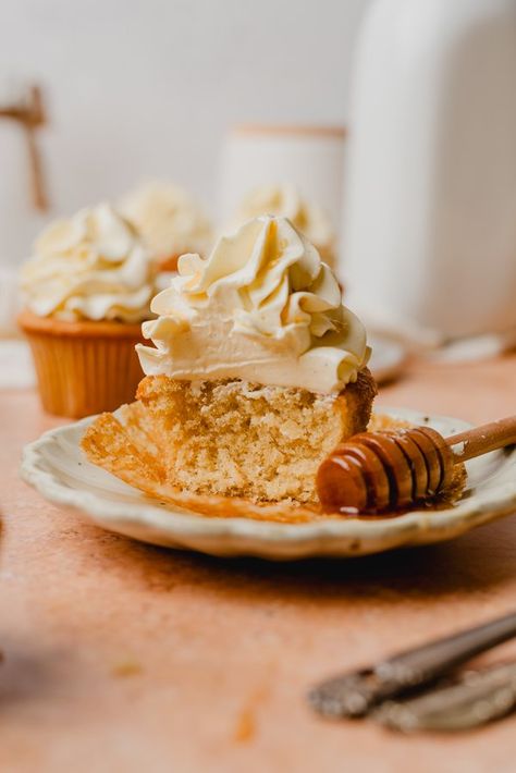 Honey Butter Cupcakes, Mini Honey Cakes, Honey Cupcake Recipe, Honey Pastries, Honey Icing, Dainty Cakes, Caramelized Honey, Cupcake Desserts, Honey Cupcakes