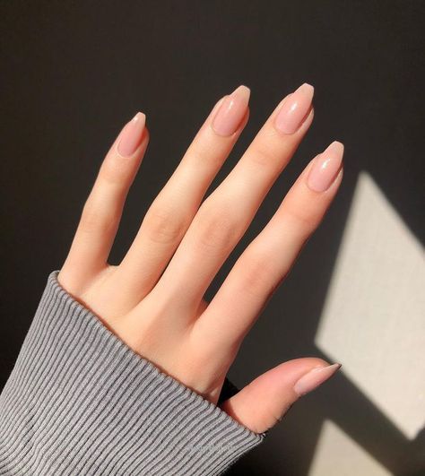 #wattpad #random "I don't need a man .... or at least that's what I thought" Nailart Pink, Acrylic Nails Nude, Nails Nude, Easy Nails, White Acrylic Nails, Basic Nails, Neutral Nails, Nailed It, Minimalist Nails