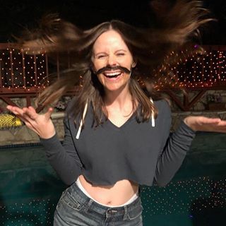 Having a gorgeous Halloween moment! #struggstofunc #canyoubelieve #kellyclarkson #gorge #selfcare Sarah Ramos, Can You Be, Kelly Clarkson, Texas, In This Moment, Crop Tops, Halloween, Women's Top, On Instagram