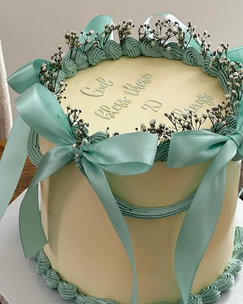 I say GOD BLESS THIS BAKER OR SOMETHING 😂😂 @camieandlilys she is so talented, and what I love the most is that she goes by the clients theme. This time it was a dress colour she followed 😍 Always pushing me to the limits too🥹had to buy mint green shiny paper to contribute to the beauty of this cake 😍😍😍😍 #baker #crafter #caketopper #elegantcake #sutton #suttontopper #suttontoppers Mint Green Cakes, Ribbon Cake, Green Cake, Dress Colour, Elegant Cakes, Colorful Cakes, Green Ribbon, Mint Color, A Dress