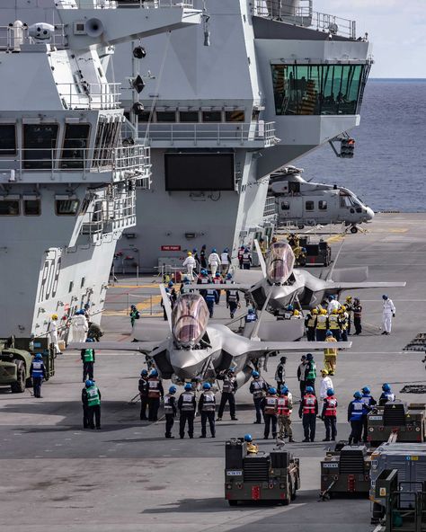 First British F-35 jets land on HMS Queen Elizabeth Modern Fighter Jets, Hms Prince Of Wales, Royal Navy Aircraft Carriers, F 35 Lightning, Hms Queen Elizabeth, Navy Carriers, F 35 Lightning Ii, Royal Navy Ships, Navy Aircraft Carrier