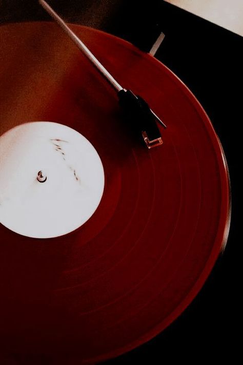 Vinyl Aesthetic Vintage, Manifest Fast, Burgundy Aesthetic, Arte Jazz, Suitcase Record Player, Vinyl Aesthetic, Dark Red Wallpaper, Cherry Wine, Vinyl Record Player