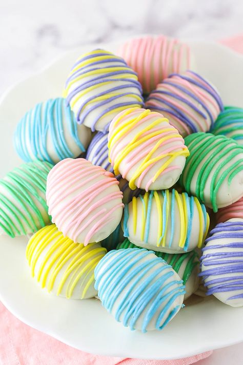 Easter Oreos, Easter Deserts, Easter Cake Pops, Oreo Cookie Balls, Easter Egg Cake, Cookie Balls, Easter Snacks, Oreo Flavors, Easter Sweets