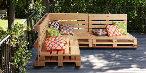 How to make pallet furniture | Homebase Garden Table Plans, Wood Pallet Beds, Outdoor Pallet, Diy Pallet Sofa, Pallet Garden Furniture, Pallet Patio Furniture, Pallet Patio, Wooden Pallet Furniture, Pallet Sofa