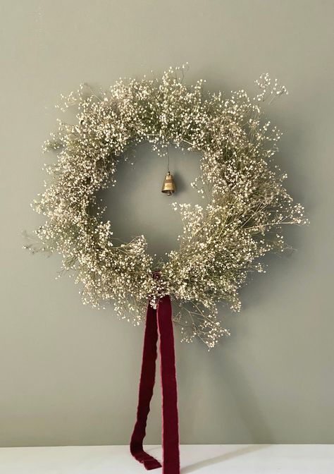 Decoracion Navidad Diy, Julkransar Diy, Pretty Wreath, Christmas Interiors, Christmas Inspo, Easter Wreath, Noel Christmas, Wreath Ideas, Merry Little Christmas