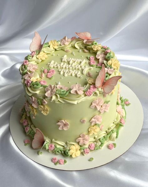 Tårta Design, Fairy Garden Birthday Party, Vintage Birthday Cakes, Green Cake, Mini Cakes Birthday, Garden Party Birthday, Cute Baking, Creative Birthday Cakes, Creative Birthday