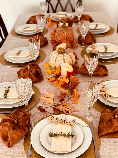 Friendsgiving Dinner Table, Thanksgiving Seating Ideas, Gold Brown Orange Thanksgiving Table, Thinksgiving Dinner Table Cover, Thanksgiving Decor Ideas, Thanksgiving Table Settings Orange Napkins, Thanksgivibg Table Settings Target, Thanksgiving Table Arrangements, Dinner Hosting Ideas