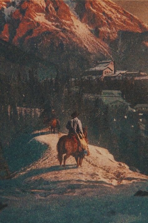 Old Western Background, Old Western Wallpaper, Vintage Western Background, Western Pattern Wallpaper Country, Mountain Cowboy Aesthetic, Old Western Aesthetic Wallpaper, Retro Western Aesthetic Wallpaper, Old Western Art, Cowboy Up Wallpaper