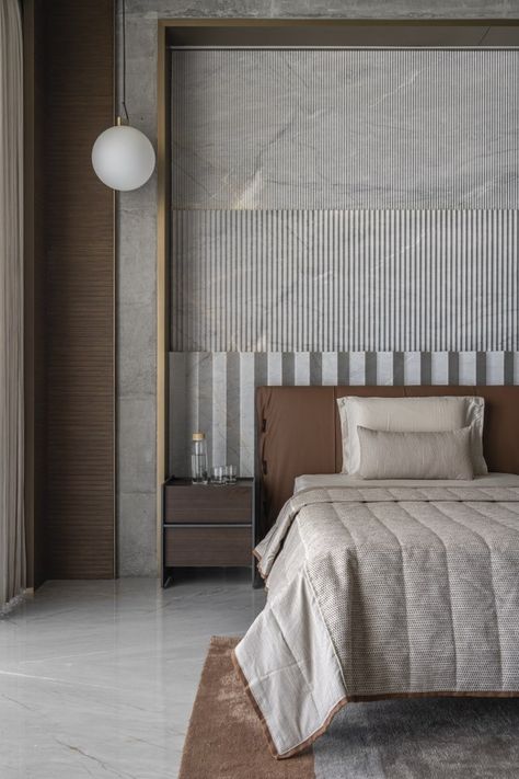 The Spaces in the Residence with Concrete Wall Forms Communicate Seamlessly | ESSTEAM Bedroom Minimalist Modern, Interior Design Articles, Bed Back Design, Minimal Bedroom, Luxe Bedroom, Modern Bedroom Interior, Headboard Designs, Luxury Homes Interior, Bedroom Green