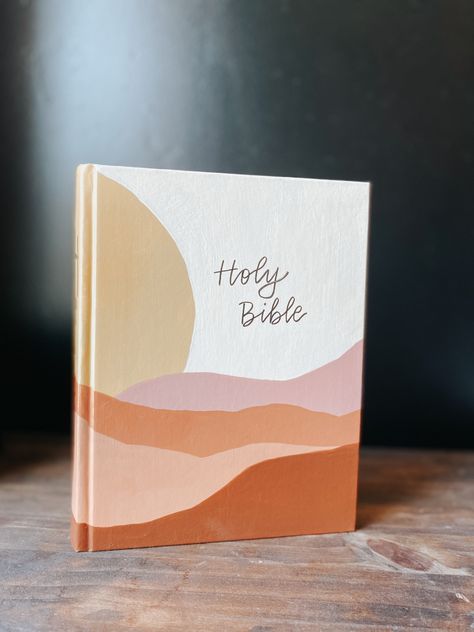 Painting Bible Cover Easy, Easy Bible Paintings, Paint Your Bible Cover, Painting My Bible Cover, Painted Bibles Diy, Paint Journal Cover, Painted Bible Cover Ideas Simple, Bible Cover Painting Ideas, Painted Bible Cover Ideas Easy