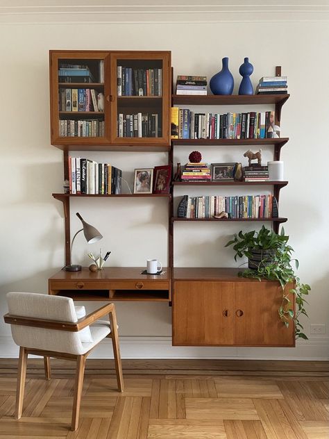 Small Mid Century Bedroom, Mid Century Wall Desk, Modern Wall Shelving, Uni Room Ideas Uk, Small Space Living Hacks, Uni Room Ideas, New Bedroom Ideas, Mid Century Modern Shelves, Mid Century Wall Unit