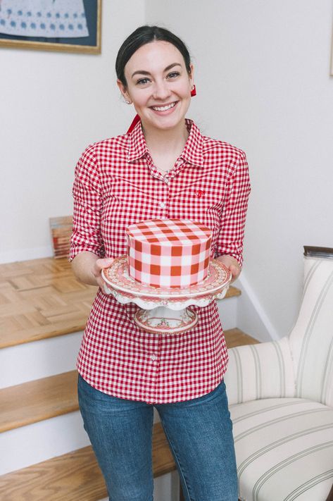 Gingham Clay Tutorial, Gingham Cake Ideas, Pink Gingham Cake, Gingham Cake, Red Gingham Party Decor, Red And White Gingham Background, Carly The Prepster, Gingham Party, Ice Cake