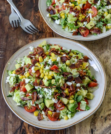 Chopped Salad with Corn, Feta and Avocado! Blt Chopped Salad, Salad With Corn, Salad Quinoa, Blt Salad, Avocado Dessert, Resep Salad, Noodle Salad, Think Food, Chopped Salad