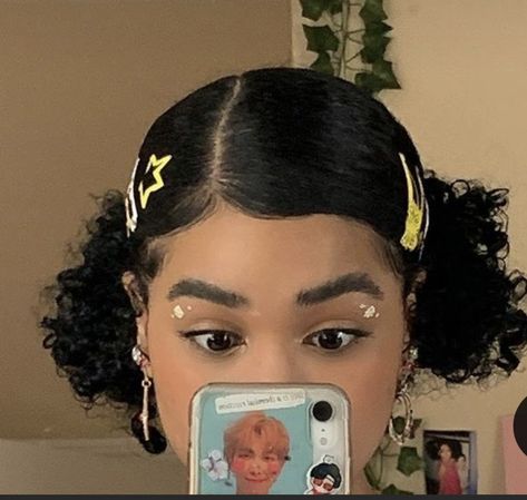 Small Braids In Hair, Space Buns Curly Hair, Curly Hair Pigtails, Braids In Hair, Hairstyles With Accessories, Bob For Fine Hair, Bubble Braid Hairstyles, Braid Scarf, Space Buns Hair