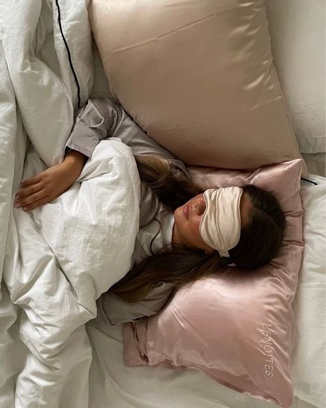 LENOITES on Instagram: "Don't disturb - I'm having my beauty sleep ✨💕  #sleepmask #lenoites #hellobeautifulyesyou" Sleep On Time Aesthetic, Sleeping On Your Back, Quality Sleep Aesthetic, Sleep Asthetic Picture, Healthy Sleep Aesthetic, Sleeping In Aesthetic, Better Sleep Aesthetic, Early Sleep Aesthetic, Sleep Vision Board