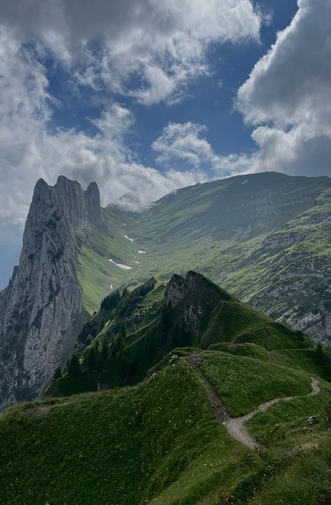 The Swiss Alps, Hiking In Switzerland, Hiking Core, Alps Switzerland, Uk Summer, Pretty Landscapes, The Mountains Are Calling, Happy Travels, Outdoor Lover